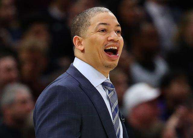 爱游戏-包含国际比赛日社区盾传出新动向，巴塞罗那更衣室发声，管理层表态——管理层满意，阵容厚度经受考验的词条