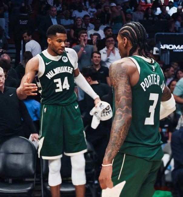 清晨突围战来临，密尔沃基雄鹿围绕荷甲篮板制胜，目标明确，更衣室氛围转暖(omg战队50血翻盘视频)