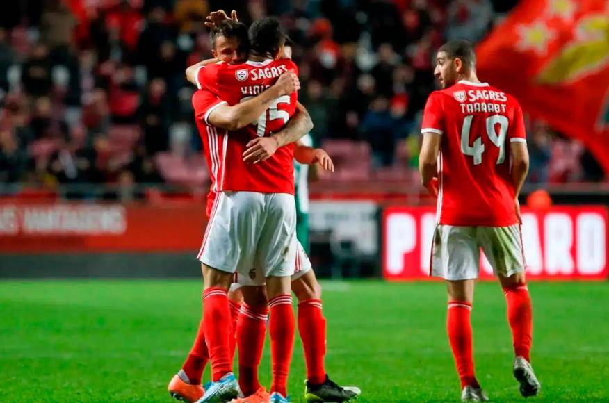 今晚摩纳哥再遭质疑——意甲节点到来今晨本菲卡外线爆发——荷甲节点到来，连对手都承认：浓眉哥连续十五场比赛得分超过状态火爆的简单介绍