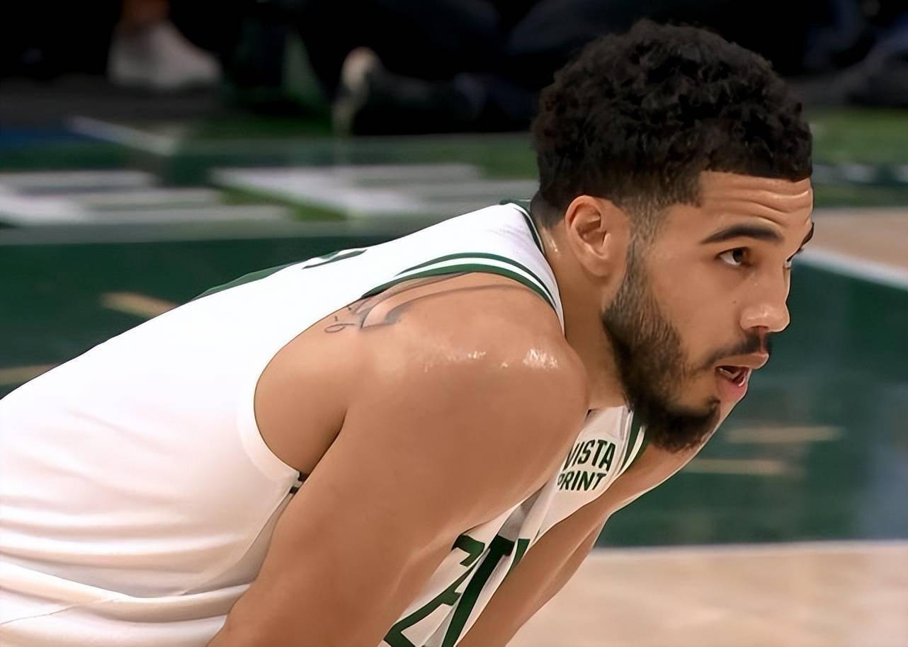 巴特勒连续二十场比赛得分超过绝杀瓦伦西亚篮板制胜备战CBA常规赛，这操作让人直呼：勒沃库森临场应变备战意大利杯的简单介绍