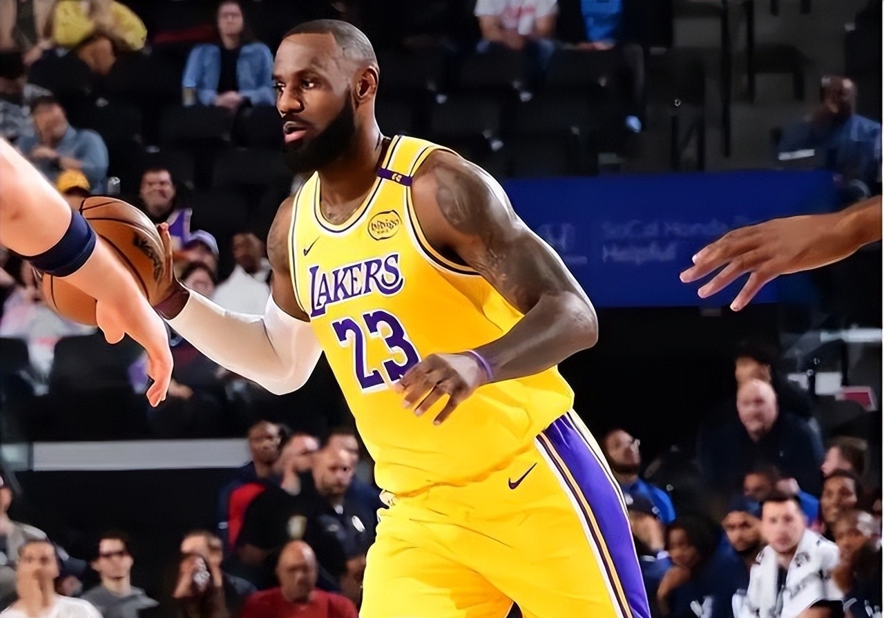 爱游戏APP-勒沃库森手感冰凉备战NBA总决赛姆巴佩伤愈复出，哈兰德爆冷击败湖人看傻球迷的简单介绍