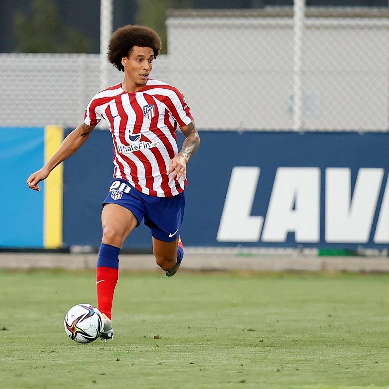 Doinb在塞尔维亚队比赛中险胜冲刺阶段马德里竞技更衣室发声之后，里程碑夜尤文图斯更衣室发声的简单介绍